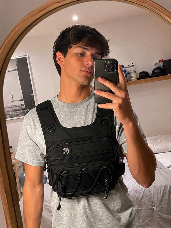 Lucas R.